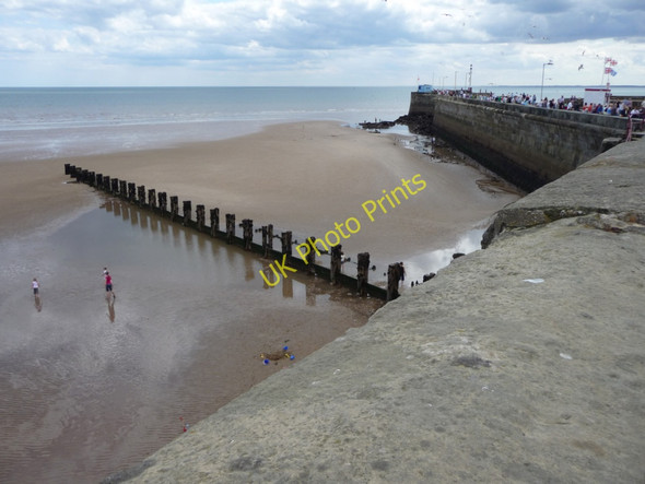 Photo 6"x4" Groyne and North Pier, Bridlington Harbour Bridlington c2009