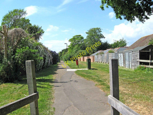 Photo 6"x4" Footpath from Barrack Lane to Pryors Lane Aldwick c2010