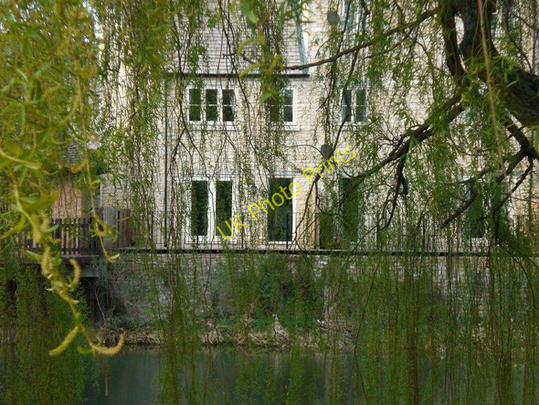 Photo 6"x4" Spring-time in Stamford: weeping willows and Lincolnshire limestone Stamford\/TF0207 c2008