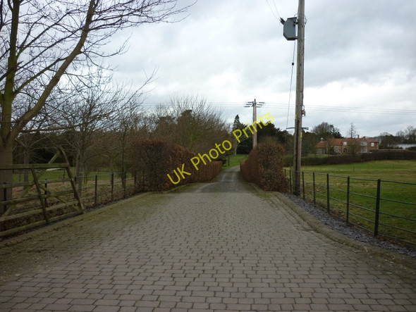 Photo 6"x4" The way to Neswick Gardens, east of Bainton Bainton\/SE9652 c2011