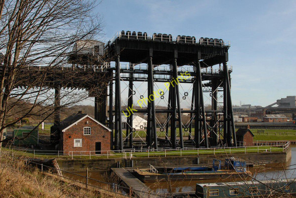 Photo 6"x4" Anderton Boat Lift Northwich c2011