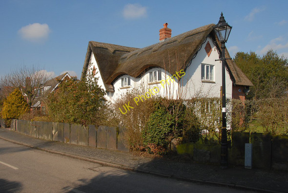 Photo 6"x4" Thatched House at Warburton Lymm c2010
