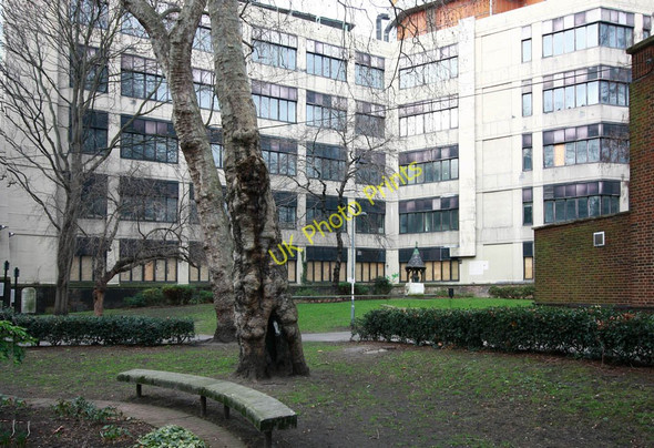 Photo 6"x4" Christ Church, Blackfriars Road - Churchyard London c2011