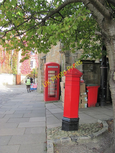 Photo 6"x4" Victorian pillar box, Palace Green Durham c2010