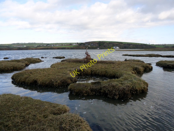 Photo 6"x4" Wicker kayaker on the estuary Newport\/Trefdraeth c2011