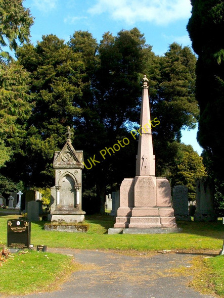 Photo 6"x4" The Bennett Memorials Dumbarton c2010