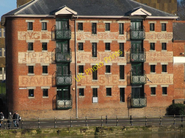Photo 6"x4" More Ghost writing Worcester c2011