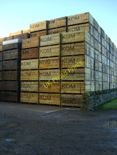 Photo 6"x4" Tattie boxes Craigton\/NO5138 c2011