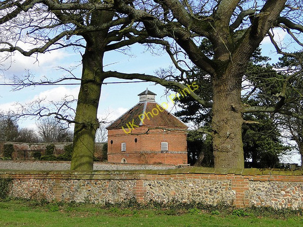 Photo 6"x4" Dovecot at Thornage Hall Sharrington c2011