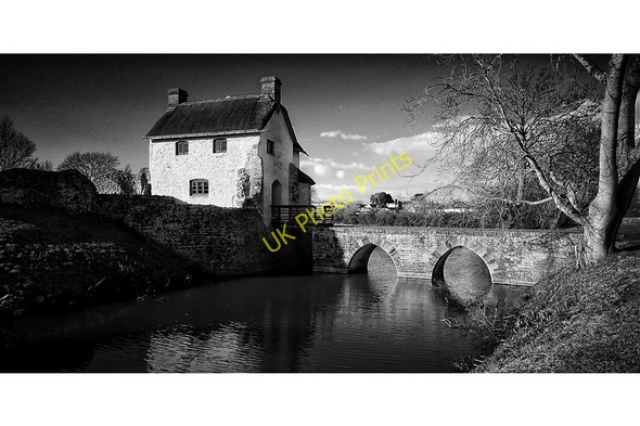 Photo 6"x4" The cottage at Stogursey Castle Stogursey c2011