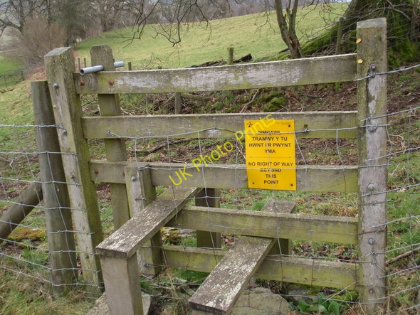 Photo 6"x4" Dim Hawl Tramwy \/ No Right of Way, Llandeilo Graban Llandeilo Graban c2011