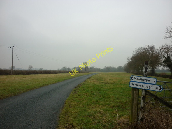 Photo 6"x4" The road to Menthorpe Menthorpe c2011