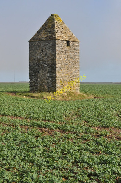 Photo 6"x4" Tower in a field Soar\/SX7037 c2011