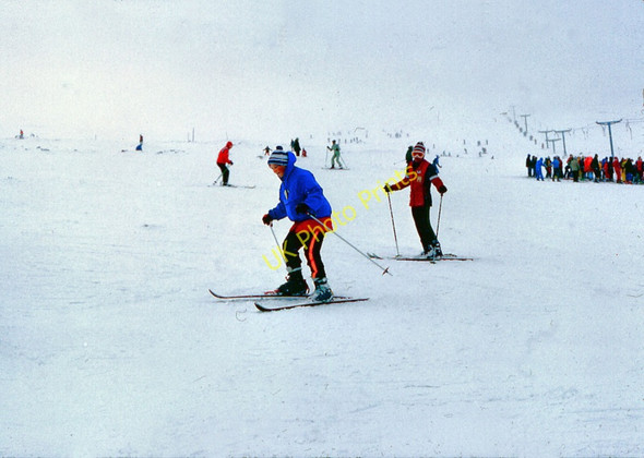 Photo 6"x4" Cairngorm Ski Slopes White Lady Shieling c1977