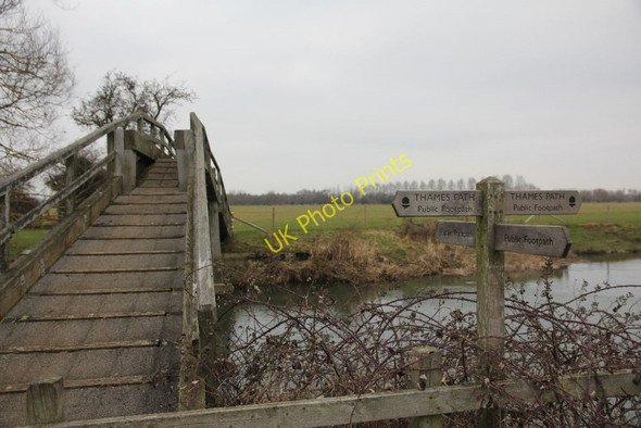 Photo 6"x4" Fingerpost by the bridge Clanfield\/SP2801 c2011