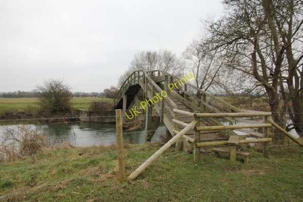 Photo 6"x4" Stile on the bridge Clanfield\/SP2801 c2011