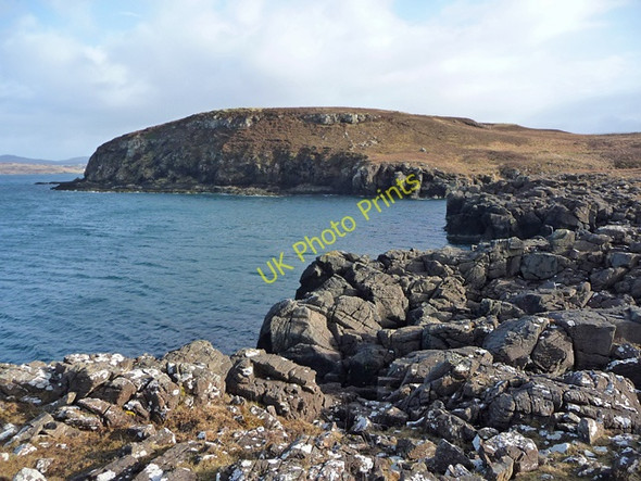 Photo 6"x4" Rocky coastline west of Poll a' Bhainne Kildonan\/NG3554 c2011