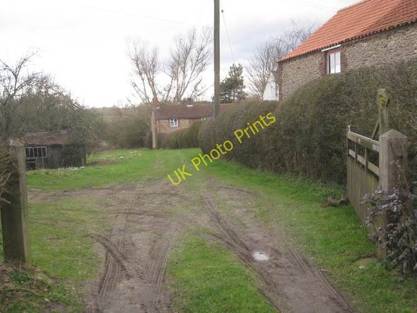 Photo 6"x4" Cottage and access at Glentham Glentham c2011