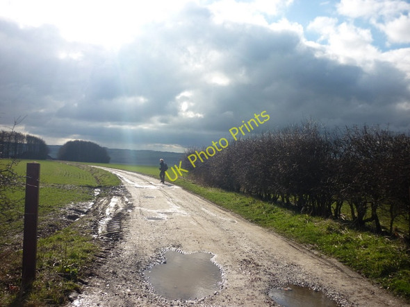 Photo 6"x4" A farm track to Burdale North Wold Towthorpe\/SE9062 c2011