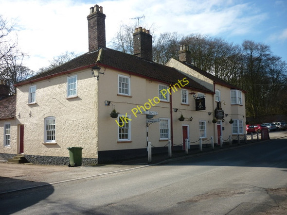 Photo 6"x4" The Triton Inn, Sledmere Sledmere c2011