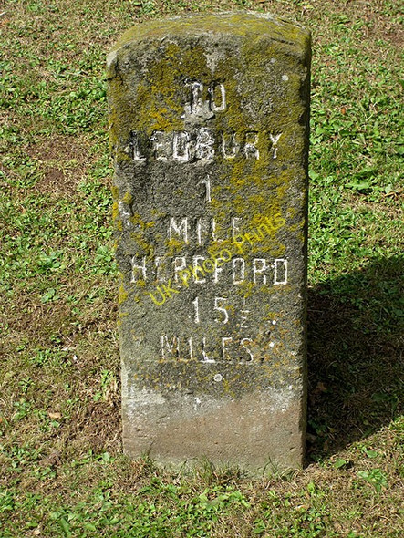 Photo 6"x4" Old milestone, Ledbury Ledbury c2009