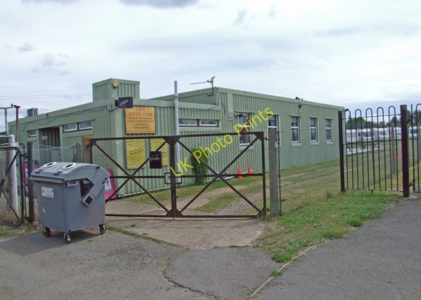 Photo 6"x4" Social club Tolworth c2009