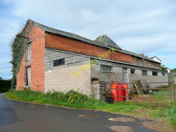 Photo 6"x4" Old barn at Altbough Hoarwithy c2009