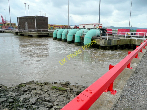 Photo 6"x4" Dock infrastructure at Royal Portbury Sheepway c2009