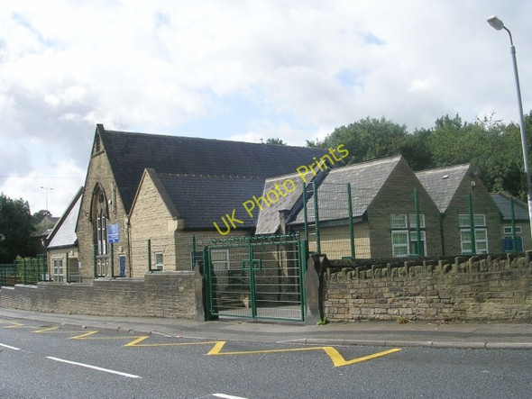 Photo 6"x4" Woodlands C of E Primary School - Mill Carr Hill Road Cleckheaton c2009