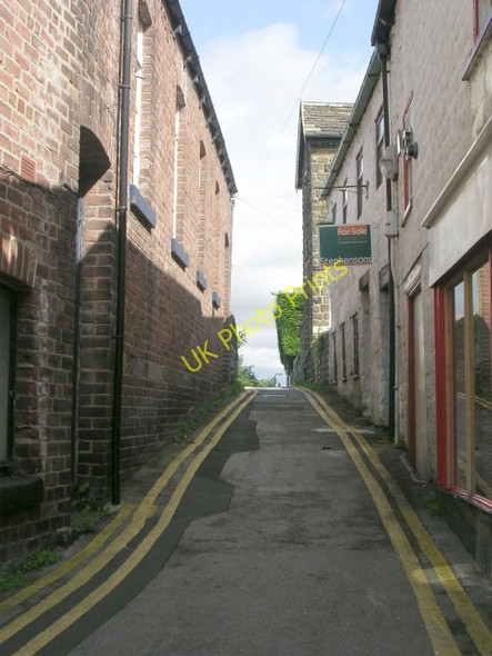 Photo 6"x4" Raw Gap - High Street Knaresborough c2009