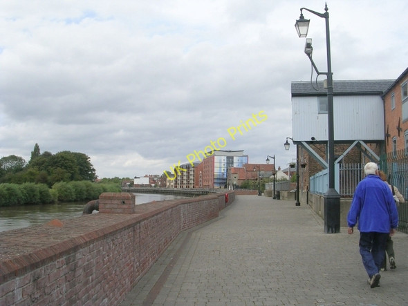 Photo 6"x4" Riverside Walkway Gainsborough\/SK8189 c2009