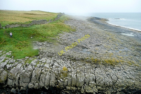 Photo 6"x4" Seaward of Dunstanburgh Castle Craster c2009