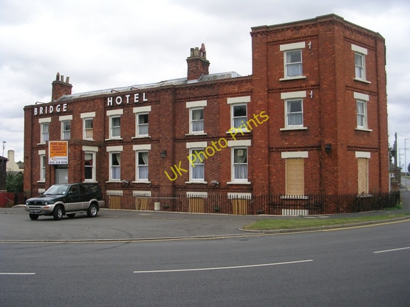 Photo 6"x4" Bridge Hotel Port Sutton Bridge c2009