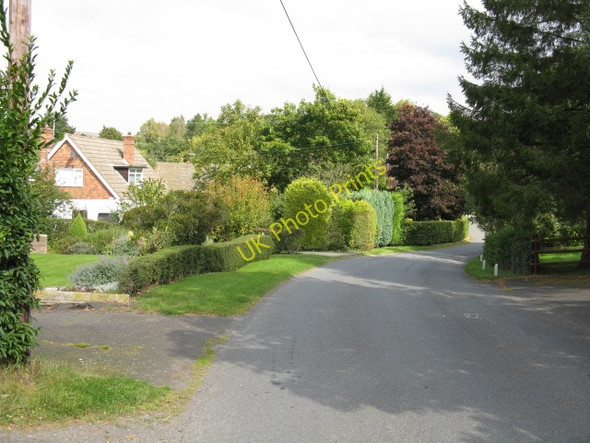 Photo 6"x4" Menithwood - Village Lane & Modern Housing Menithwood c2009