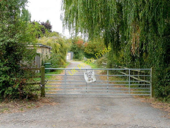 Photo 6"x4" Footpath to Wormington Farm Wormington c2009