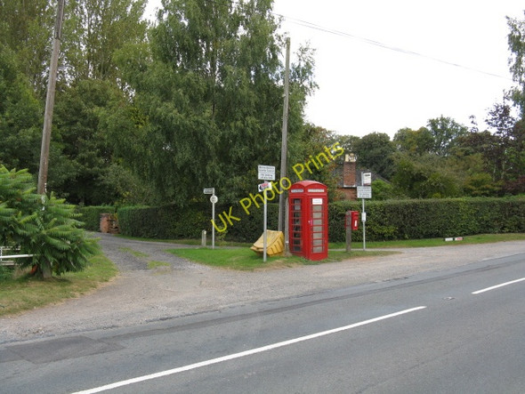 Photo 6"x4" No Parking At The Phone Box Frog Pool c2009