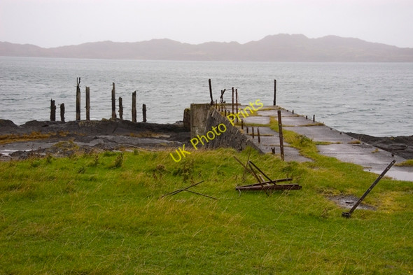 Photo 6"x4" Ruined pier, Rubha Cuil Toberonochy c2009