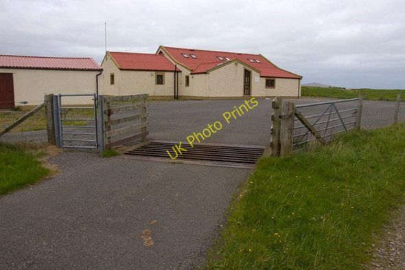 Photo 6"x4" Community Centre, Borgh Borgh\/NF9181 c2009