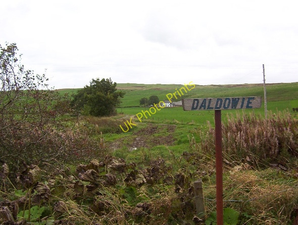 Photo 6"x4" Daldowie Farm and hill Pinmore c2007