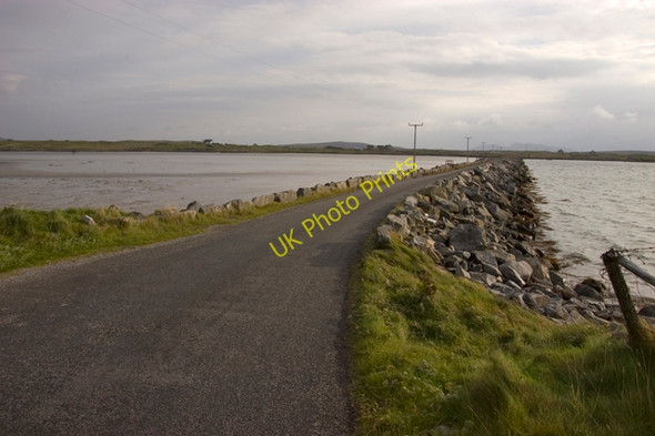 Photo 6"x4" Causeway back to North Uist Samhla c2009