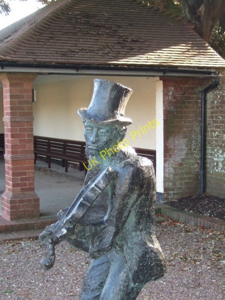 Photo 6"x4" The Sidmouth Fiddler (close up) Sidmouth c2009