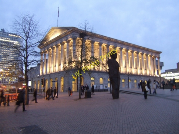 Photo 6"x4" Dusk falls on Birmingham Town Hall Lee Bank c2009