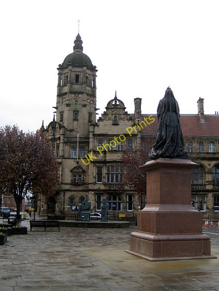 Photo 6"x4" Queen Victoria Statue (1) Wakefield\/SE3320 c2009