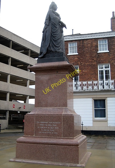 Photo 6"x4" Queen Victoria Statue (6) Wakefield\/SE3320 c2009