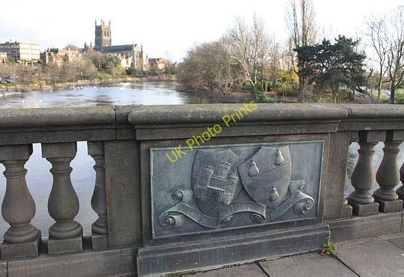 Photo 6"x4" Coat of arms, Worcester Bridge Worcester c2009