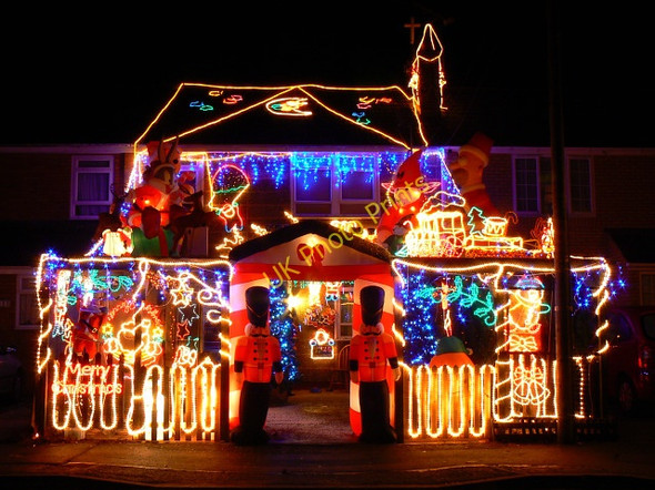 Photo 6"x4" House at Yuletide, Cranmore Avenue, Swindon (1) Swindon\/SU1685 c2009