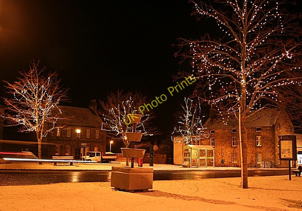 Photo 6"x4" Christmas Lights in the Square Fochabers c2009