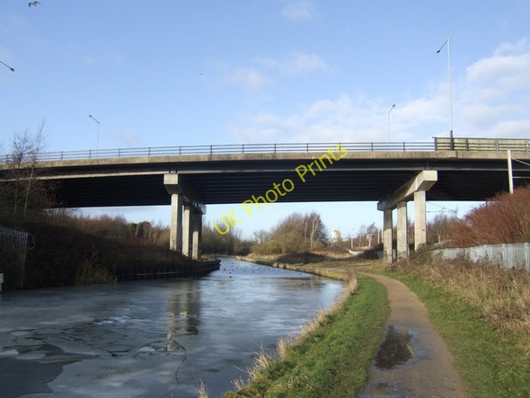 Photo 6"x4" Birmingham Main Line Canal - Black Country Route Bridge Coseley c2009