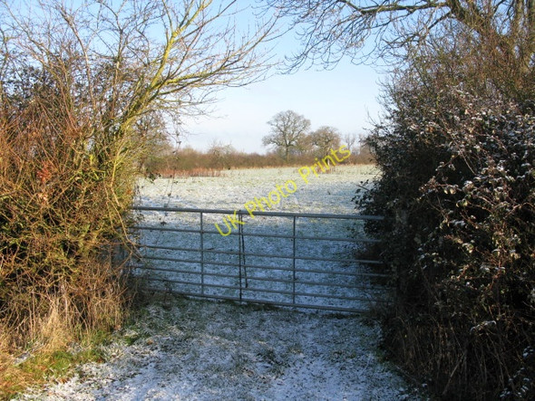 Photo 6"x4" Gate entrance to fields at the northern end of The Lane Hinton Parva\/SU2283 c2010