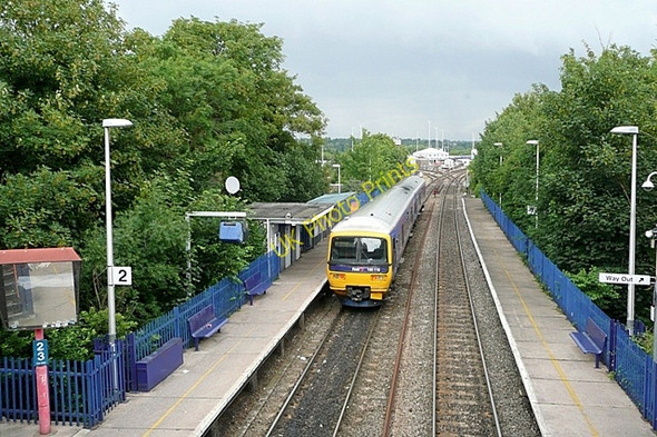Photo 6"x4" Reading West station Reading c2009